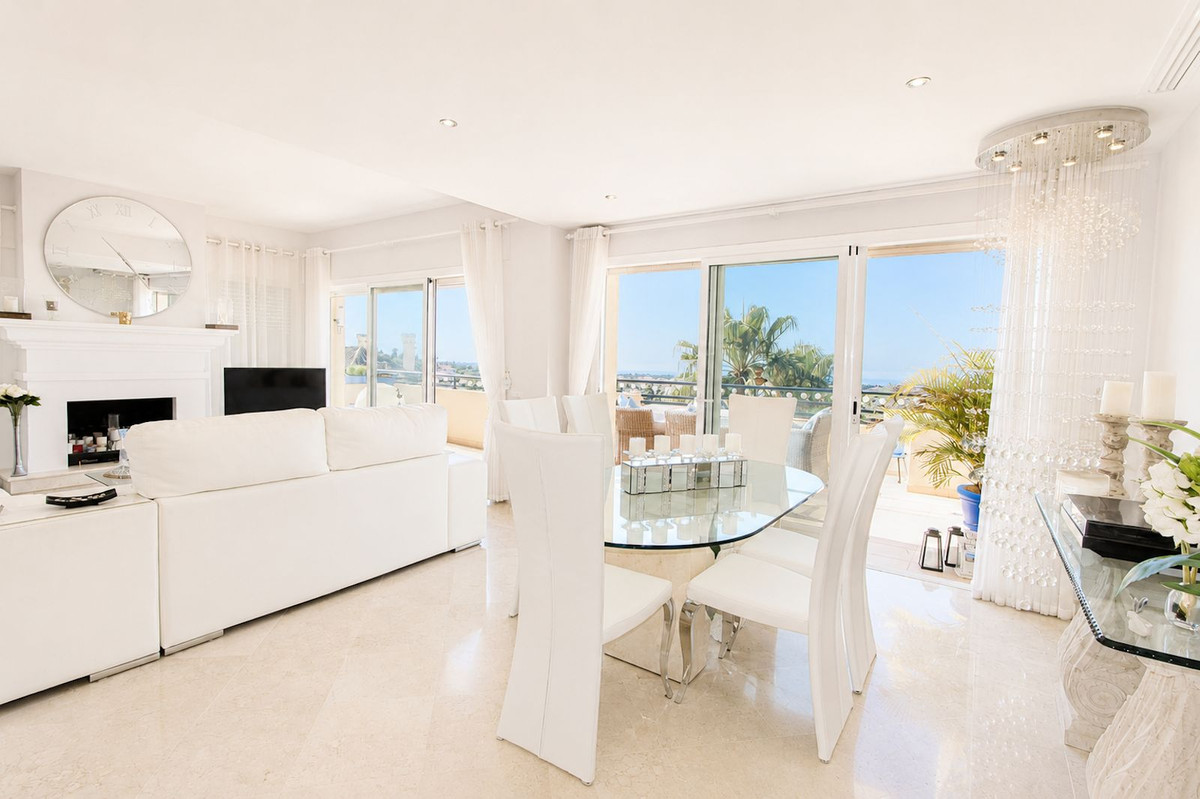 3 Bed Apartment for sale in Elviria Costa Del Sol, Málaga, Spain