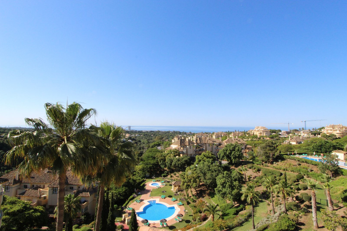 3 Bed Apartment for sale in Elviria Costa Del Sol, Málaga, Spain