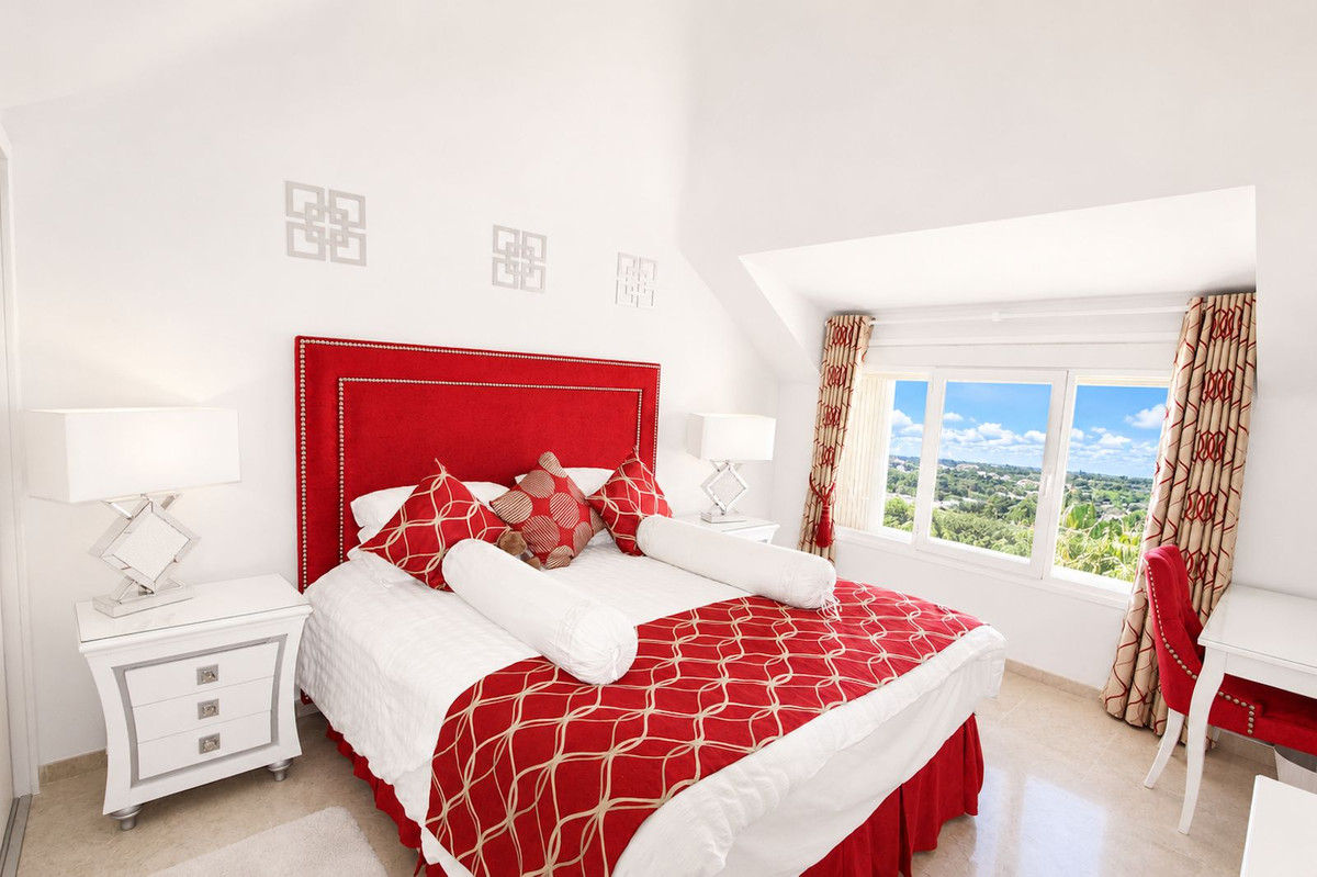 3 Bed Apartment for sale in Elviria Costa Del Sol, Málaga, Spain
