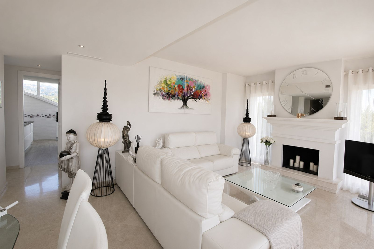 3 Bed Apartment for sale in Elviria Costa Del Sol, Málaga, Spain