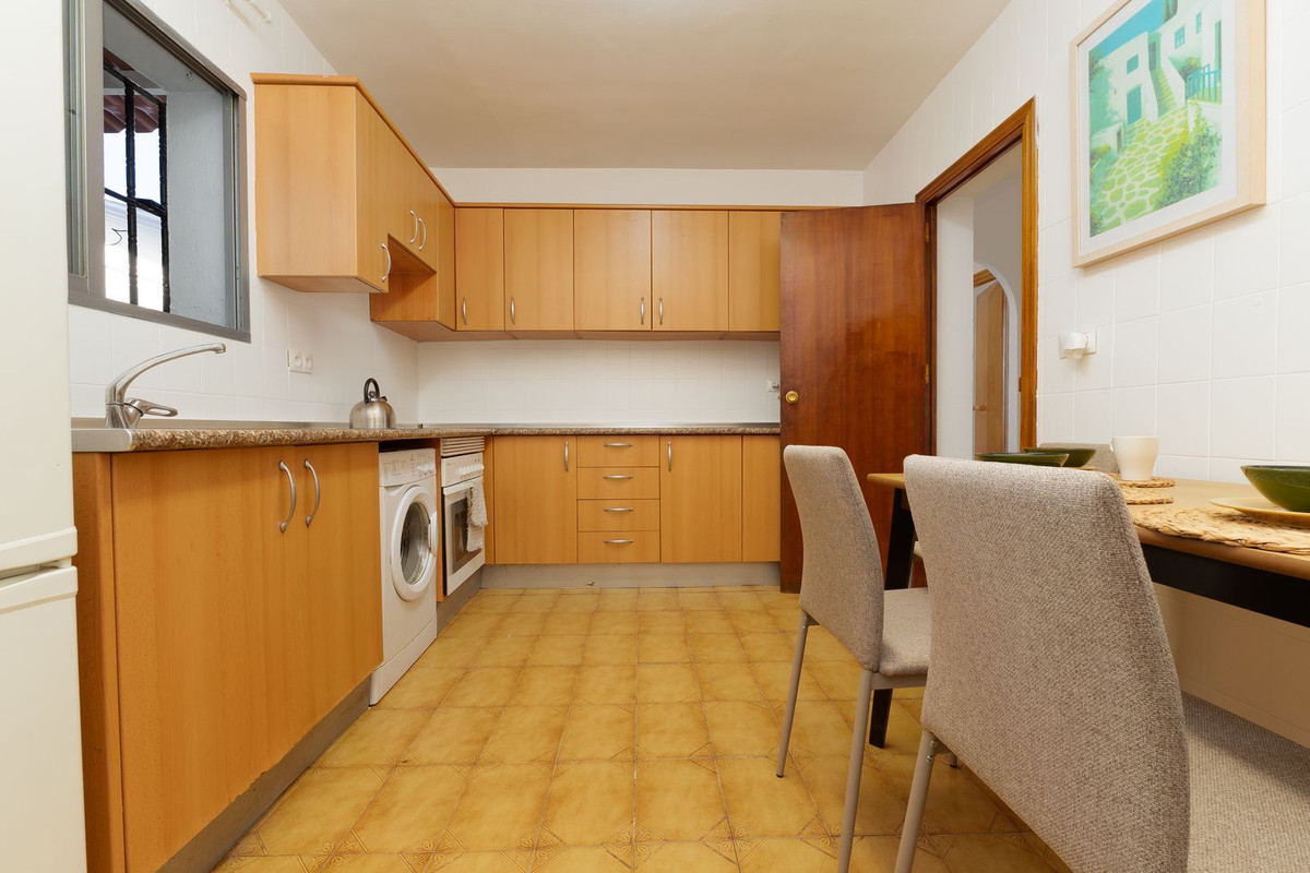 2 Bed Townhouse for sale in Los Pacos Costa Del Sol, Málaga, Spain