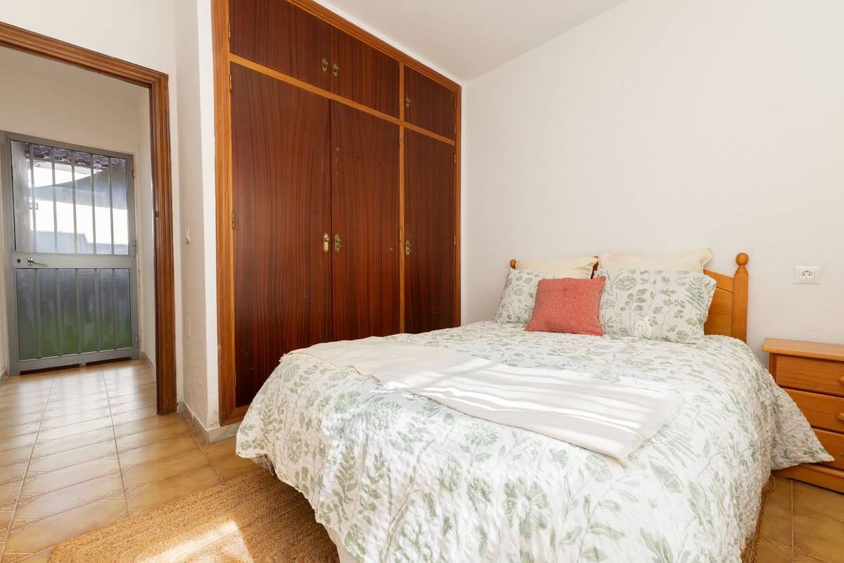 2 Bed Townhouse for sale in Los Pacos Costa Del Sol, Málaga, Spain