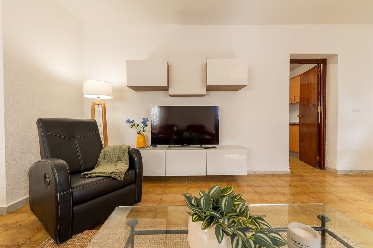 2 Bed Townhouse for sale in Los Pacos Costa Del Sol, Málaga, Spain