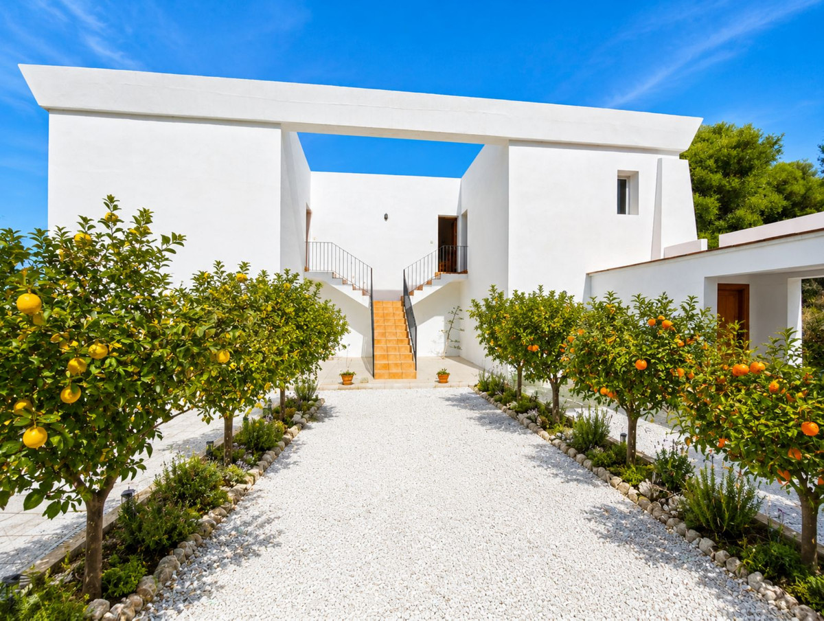 8 Bed Townhouse for sale in Gaucín Costa Del Sol, Málaga, Spain