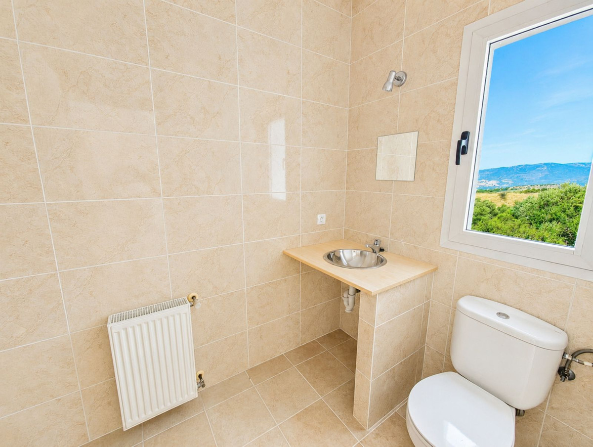 8 Bed Townhouse for sale in Gaucín Costa Del Sol, Málaga, Spain