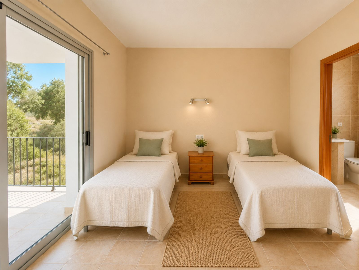 8 Bed Townhouse for sale in Gaucín Costa Del Sol, Málaga, Spain