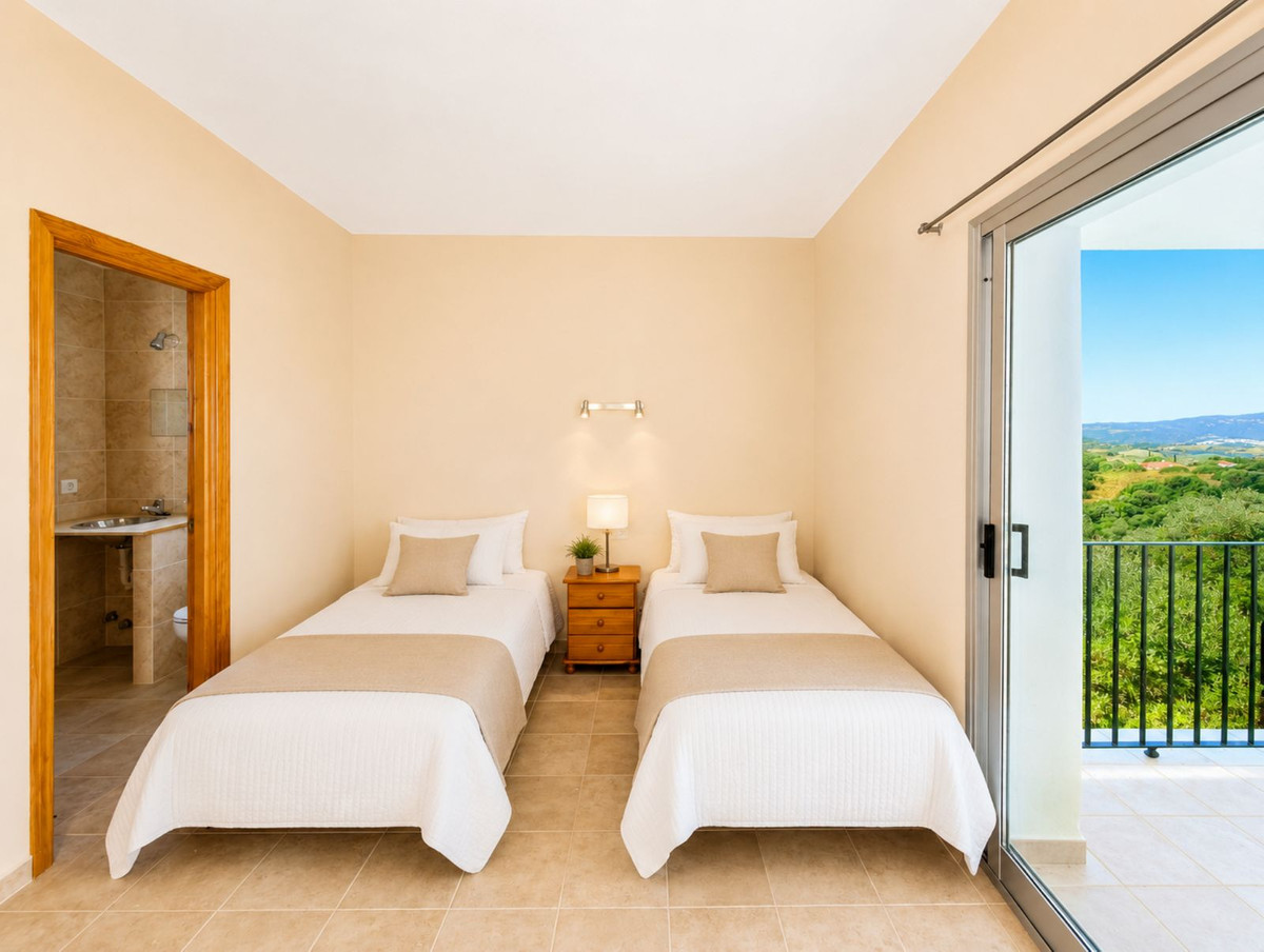 8 Bed Townhouse for sale in Gaucín Costa Del Sol, Málaga, Spain