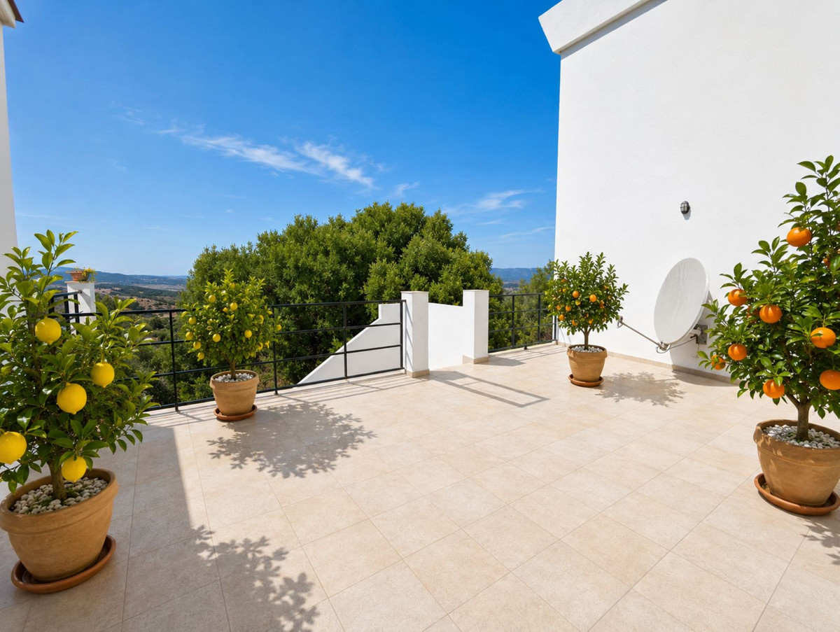 8 Bed Townhouse for sale in Gaucín Costa Del Sol, Málaga, Spain
