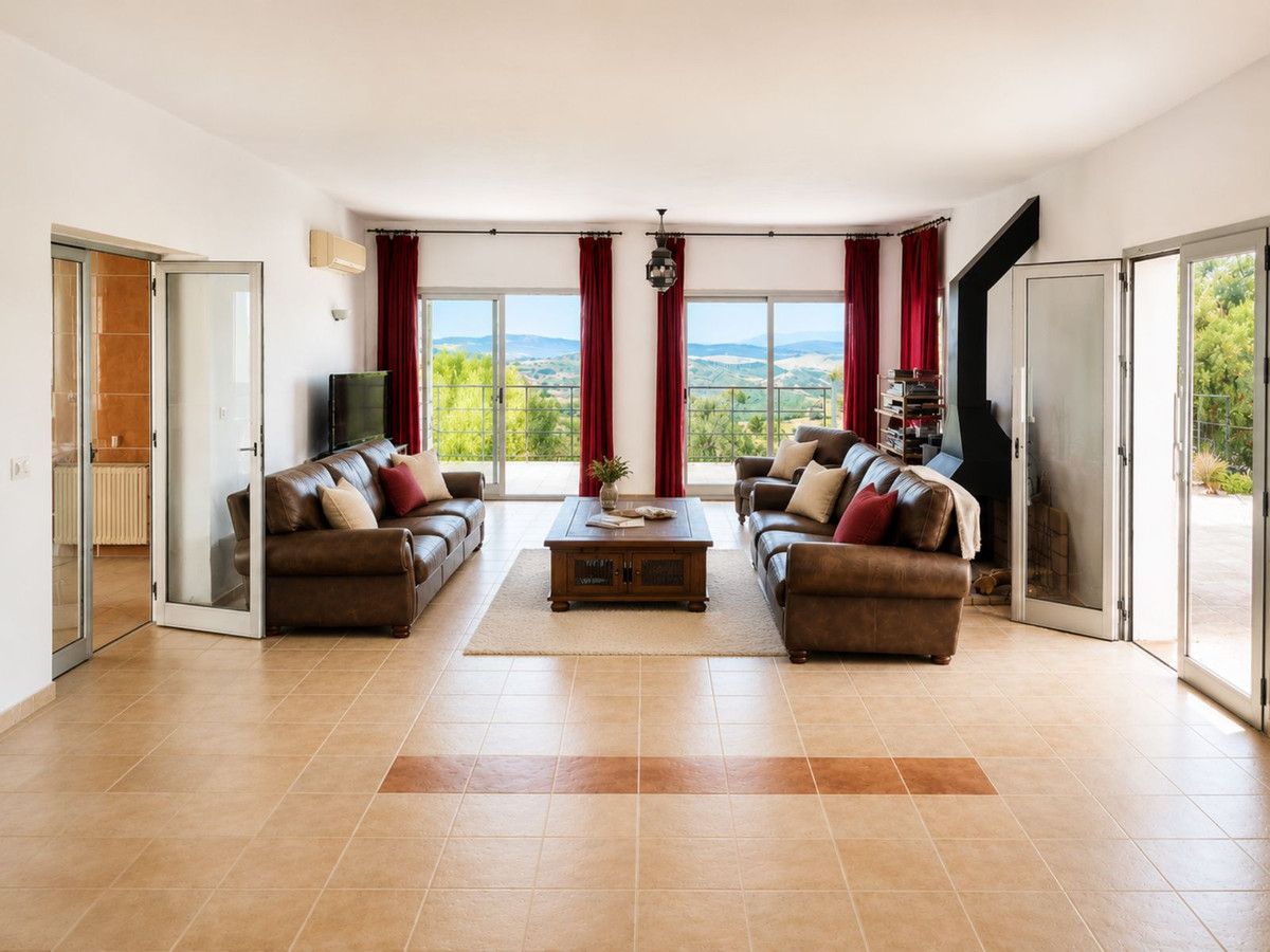 8 Bed Townhouse for sale in Gaucín Costa Del Sol, Málaga, Spain