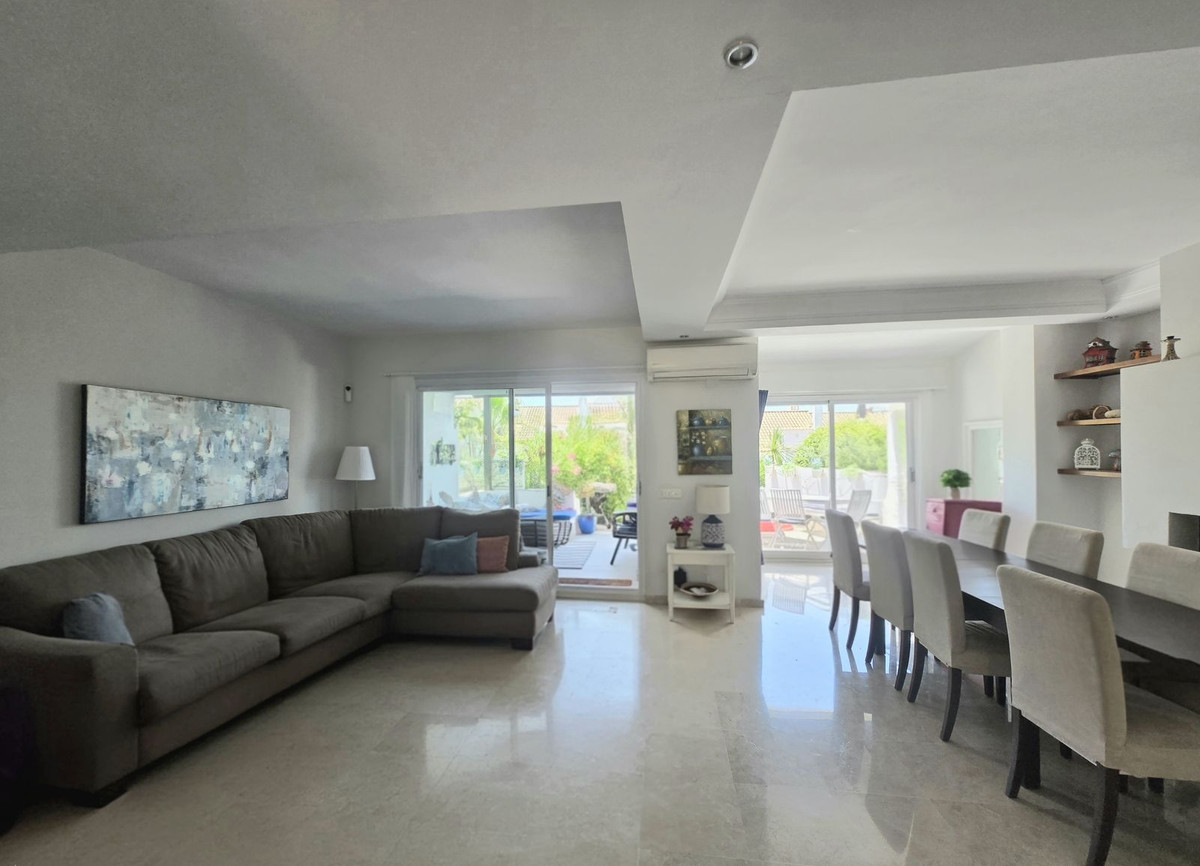 5 Bed Townhouse for sale in The Golden Mile Costa Del Sol, Málaga, Spain
