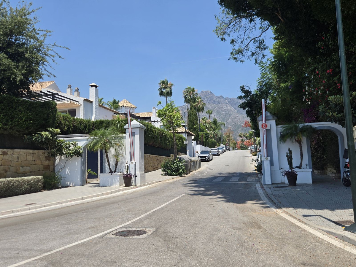 5 Bed Townhouse for sale in The Golden Mile Costa Del Sol, Málaga, Spain