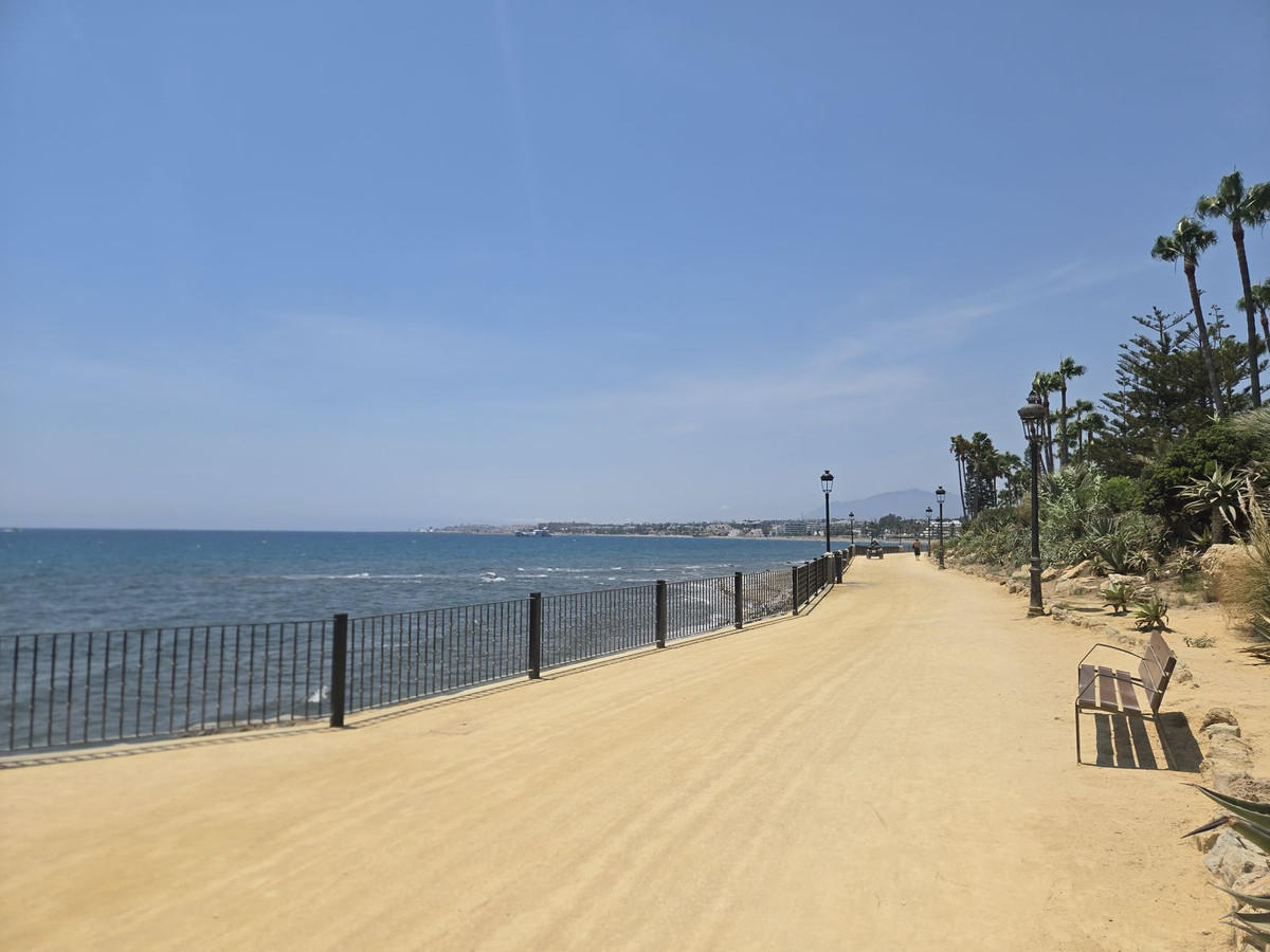 5 Bed Townhouse for sale in The Golden Mile Costa Del Sol, Málaga, Spain