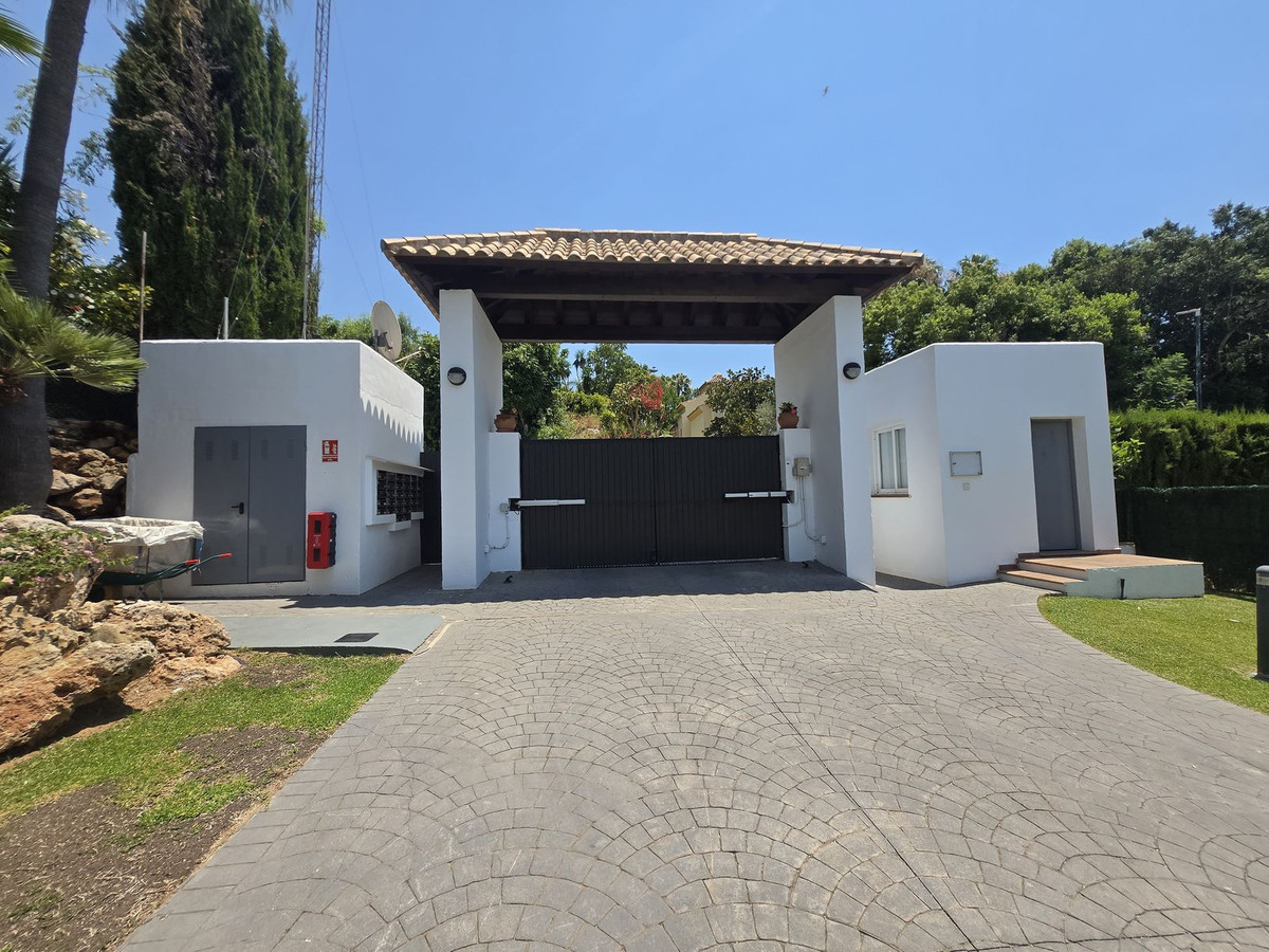 5 Bed Townhouse for sale in The Golden Mile Costa Del Sol, Málaga, Spain