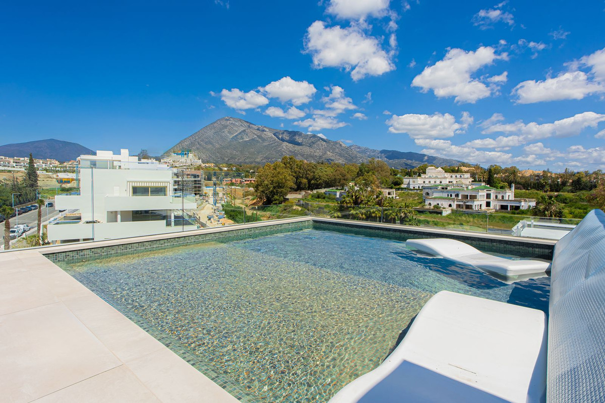 3 Bed Apartment for sale in Puerto Banús Costa Del Sol, Málaga, Spain