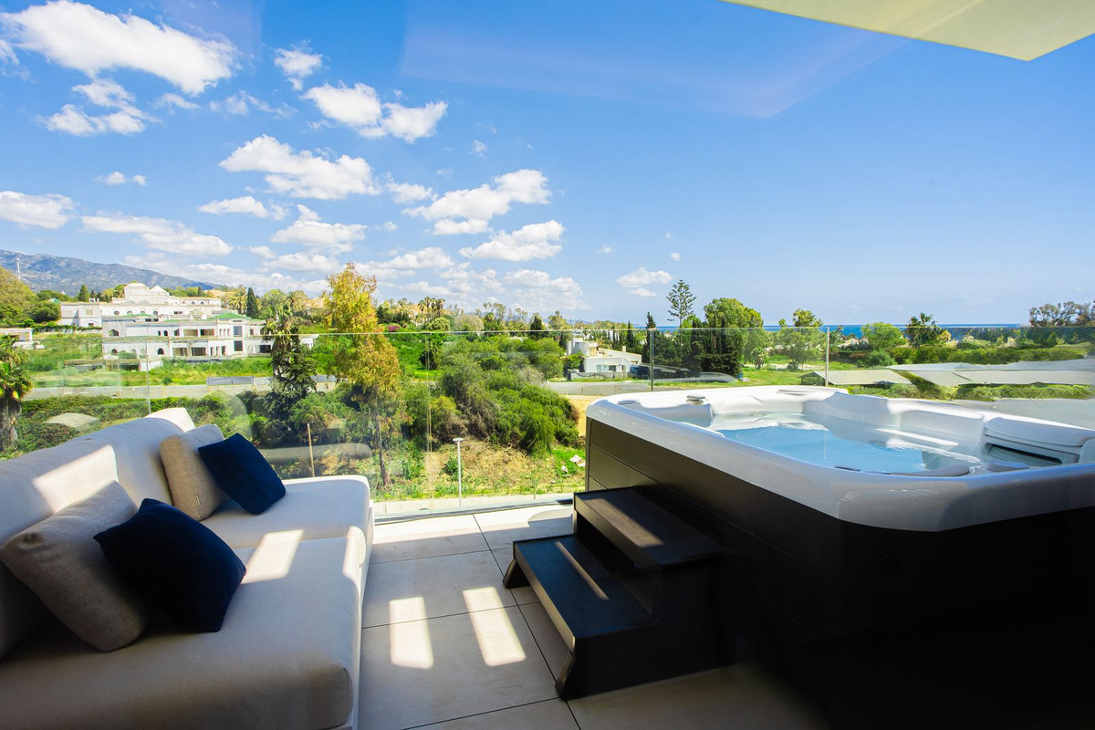 3 Bed Apartment for sale in Puerto Banús Costa Del Sol, Málaga, Spain