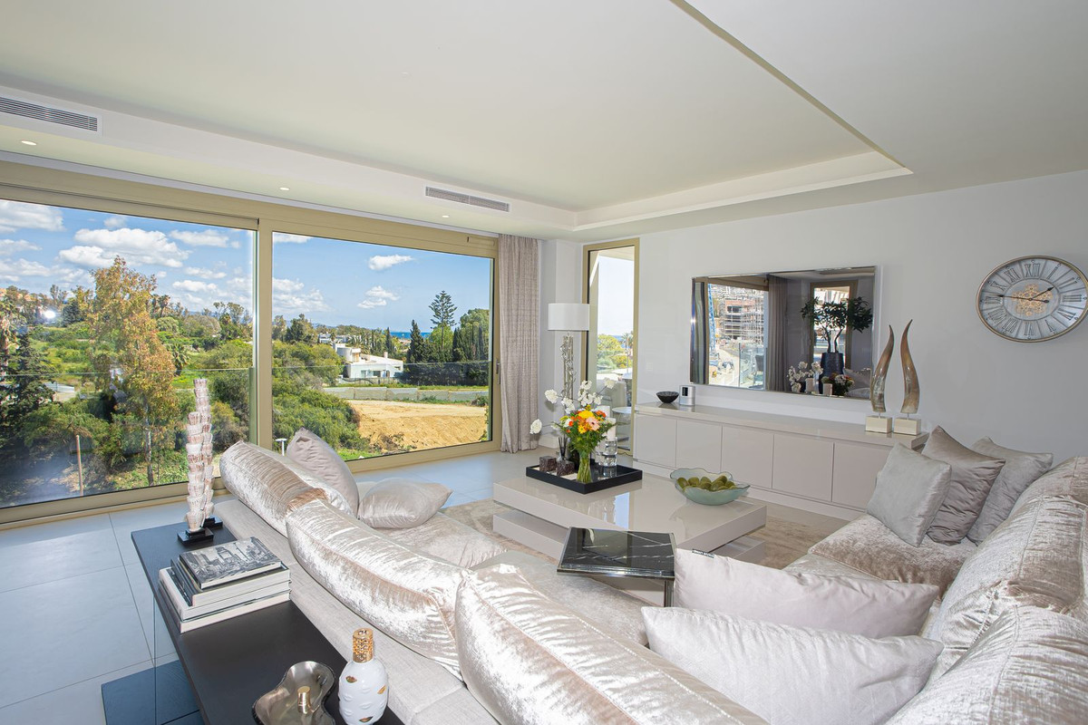 3 Bed Apartment for sale in Puerto Banús Costa Del Sol, Málaga, Spain
