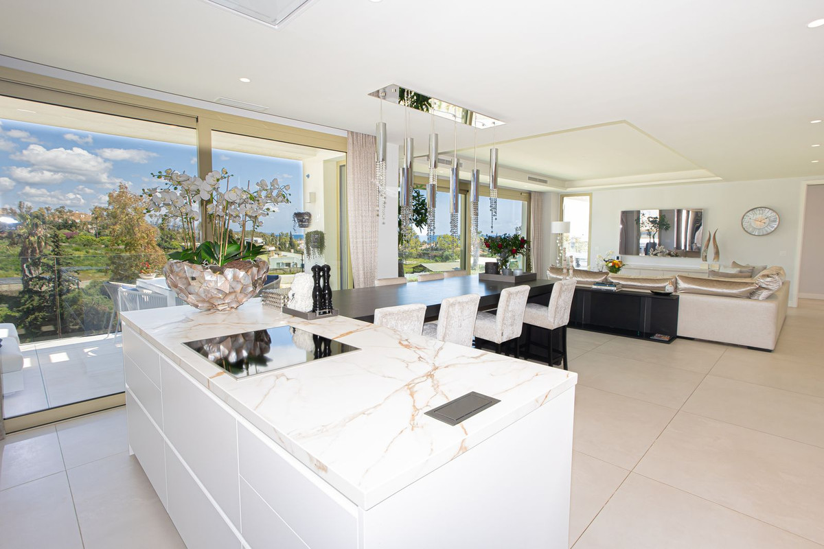 3 Bed Apartment for sale in Puerto Banús Costa Del Sol, Málaga, Spain