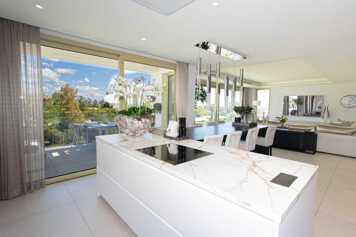 3 Bed Apartment for sale in Puerto Banús Costa Del Sol, Málaga, Spain