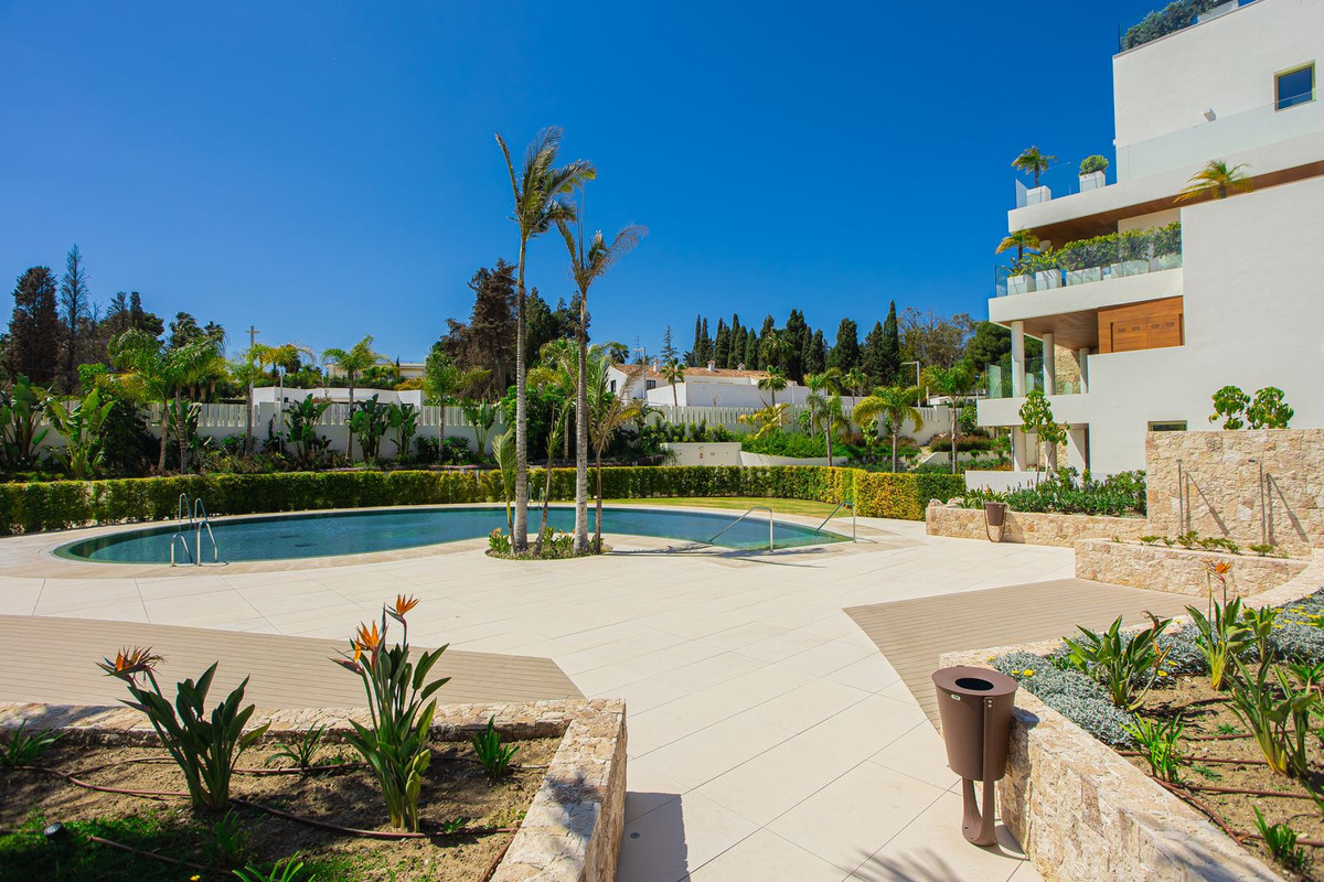 3 Bed Apartment for sale in Puerto Banús Costa Del Sol, Málaga, Spain