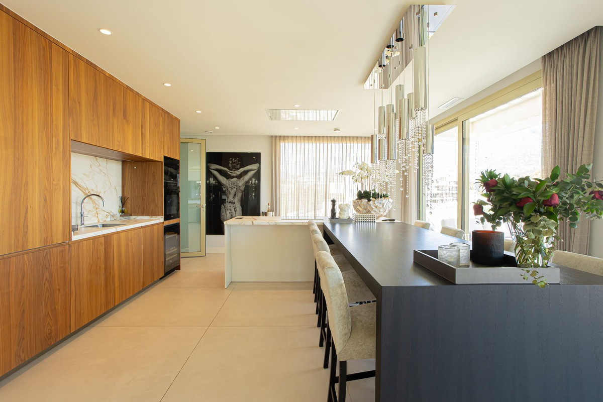 3 Bed Apartment for sale in Puerto Banús Costa Del Sol, Málaga, Spain