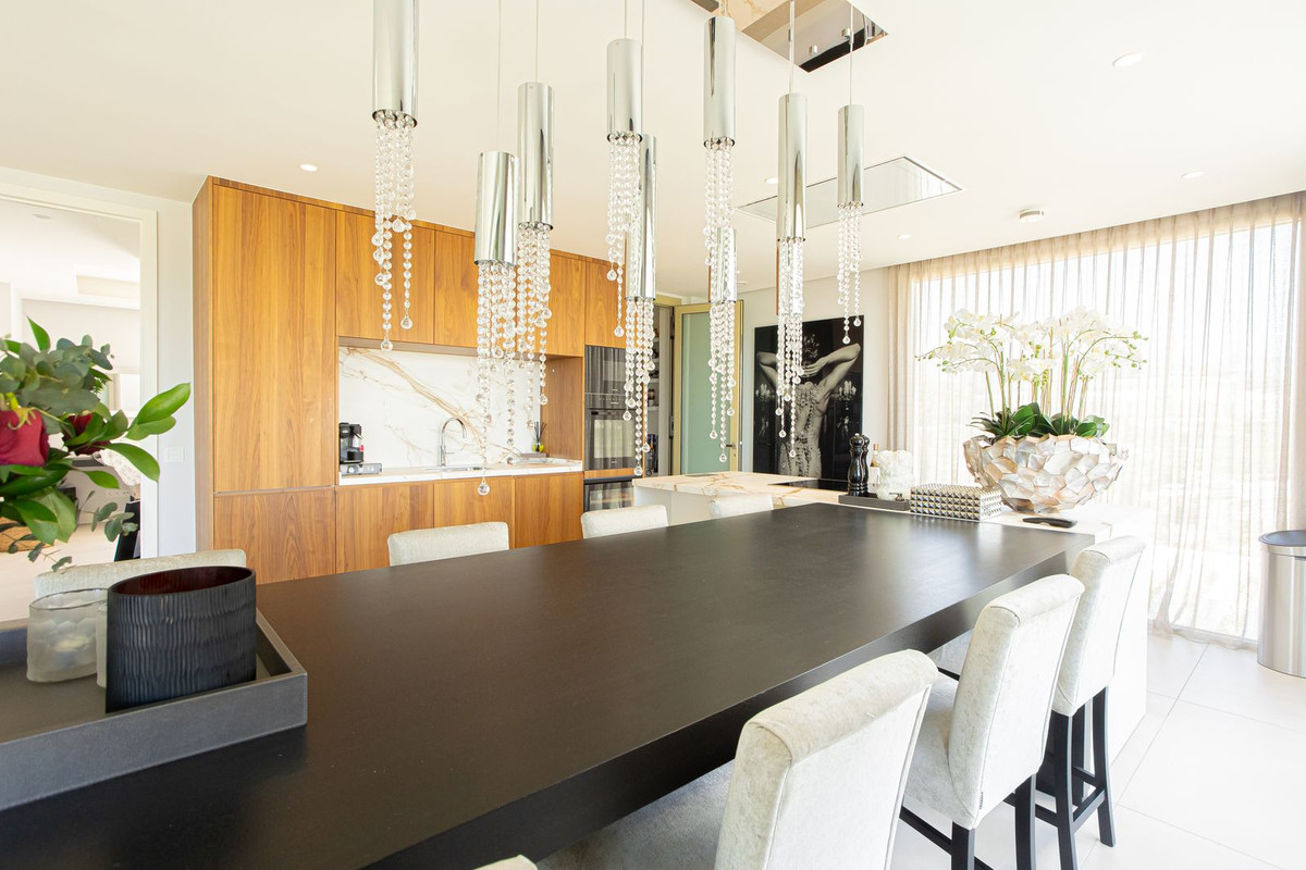 3 Bed Apartment for sale in Puerto Banús Costa Del Sol, Málaga, Spain