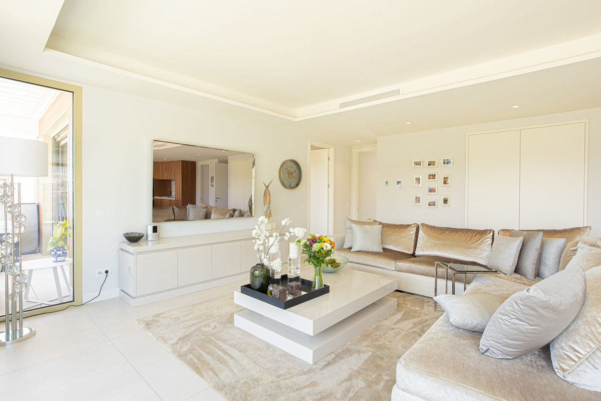3 Bed Apartment for sale in Puerto Banús Costa Del Sol, Málaga, Spain