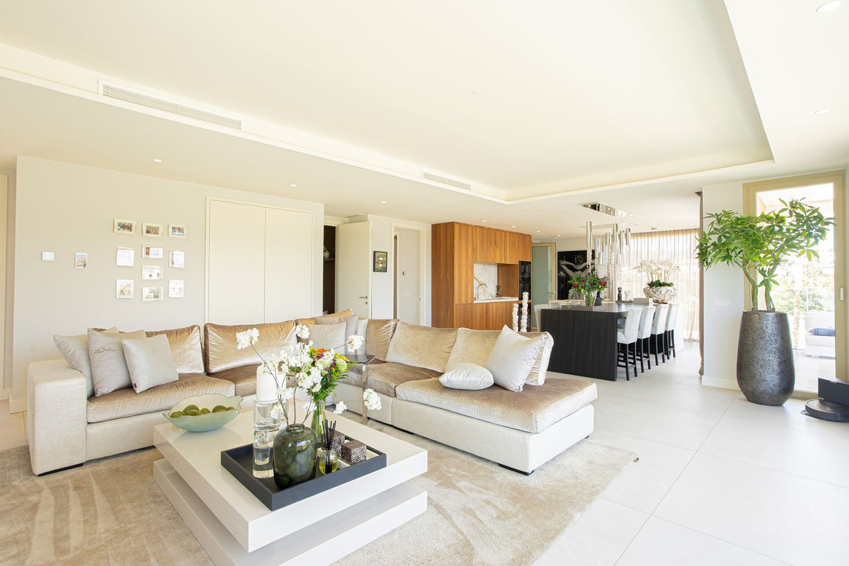 3 Bed Apartment for sale in Puerto Banús Costa Del Sol, Málaga, Spain