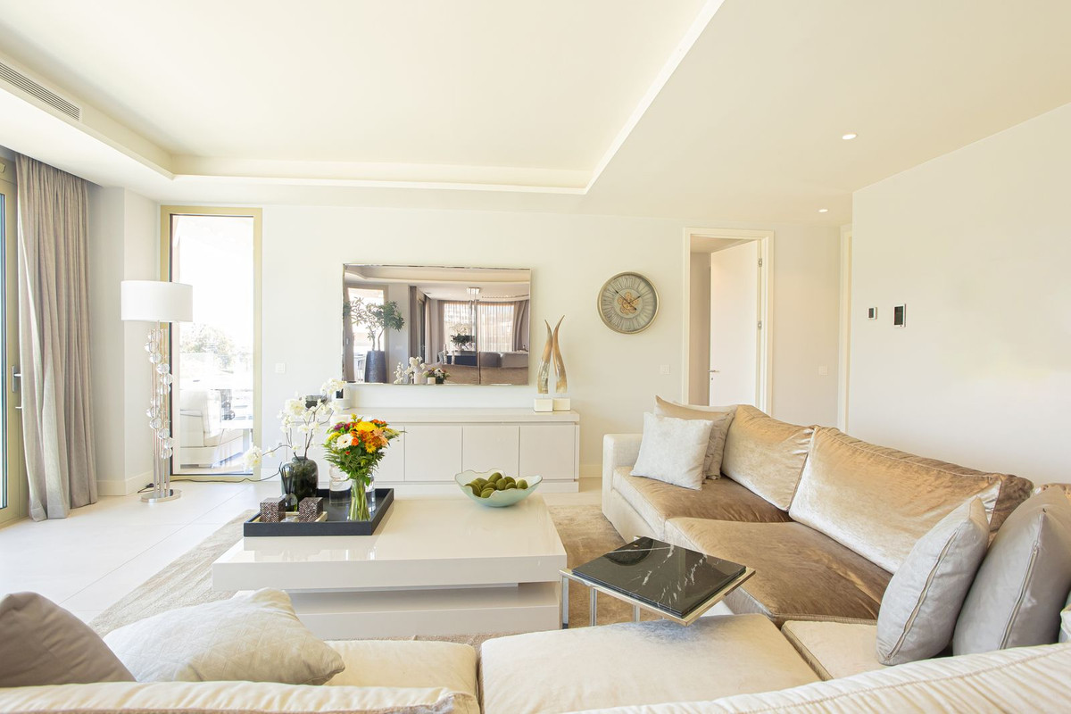 3 Bed Apartment for sale in Puerto Banús Costa Del Sol, Málaga, Spain