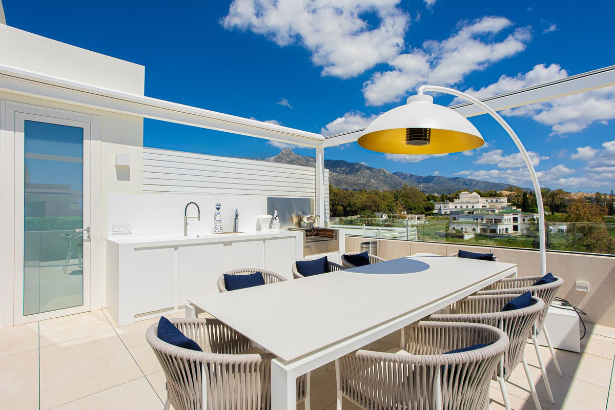 3 Bed Apartment for sale in Puerto Banús Costa Del Sol, Málaga, Spain