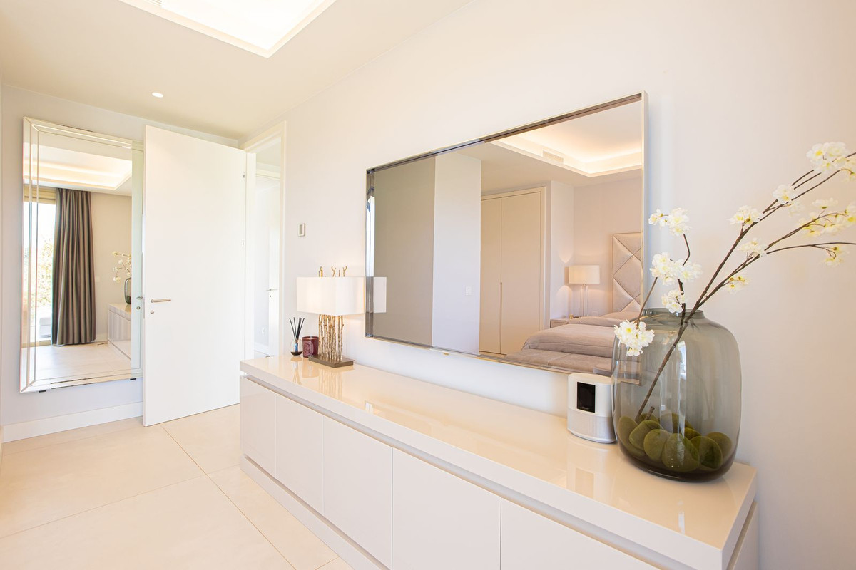 3 Bed Apartment for sale in Puerto Banús Costa Del Sol, Málaga, Spain