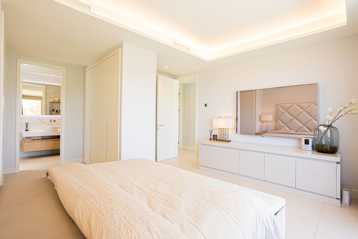3 Bed Apartment for sale in Puerto Banús Costa Del Sol, Málaga, Spain