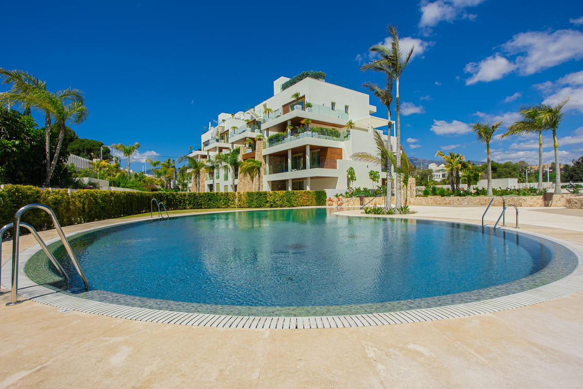 3 Bed Apartment for sale in Puerto Banús Costa Del Sol, Málaga, Spain