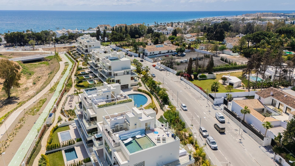 3 Bed Apartment for sale in Puerto Banús Costa Del Sol, Málaga, Spain