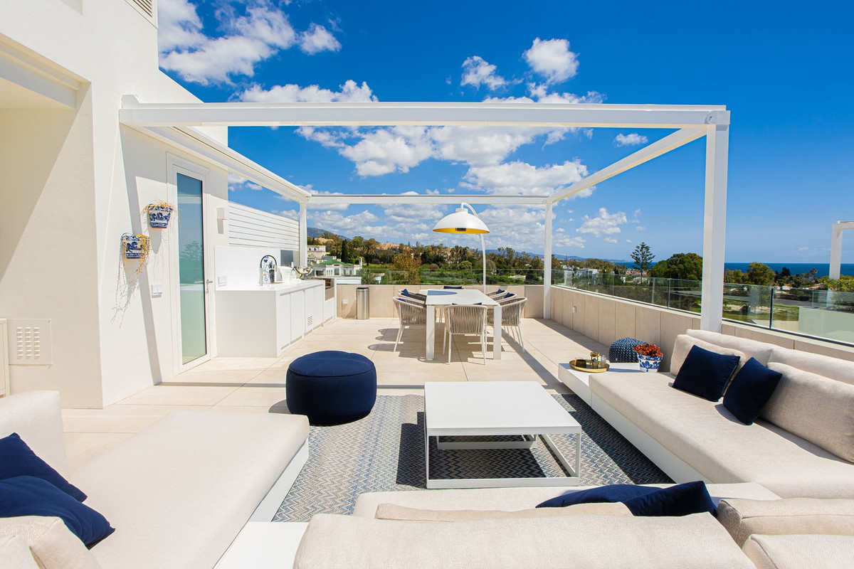 3 Bed Apartment for sale in Puerto Banús Costa Del Sol, Málaga, Spain