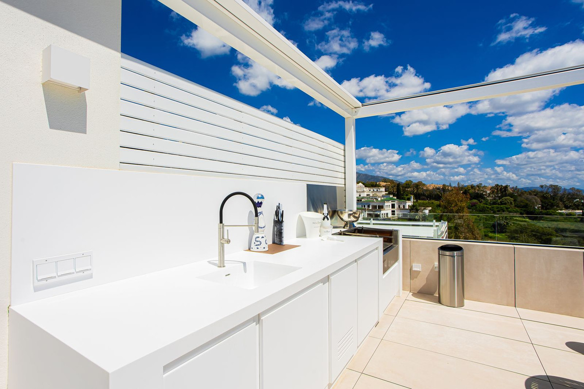 3 Bed Apartment for sale in Puerto Banús Costa Del Sol, Málaga, Spain