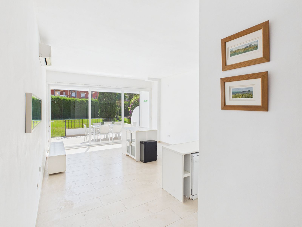 1 Bed Apartment for sale in Estepona Costa Del Sol, Málaga, Spain