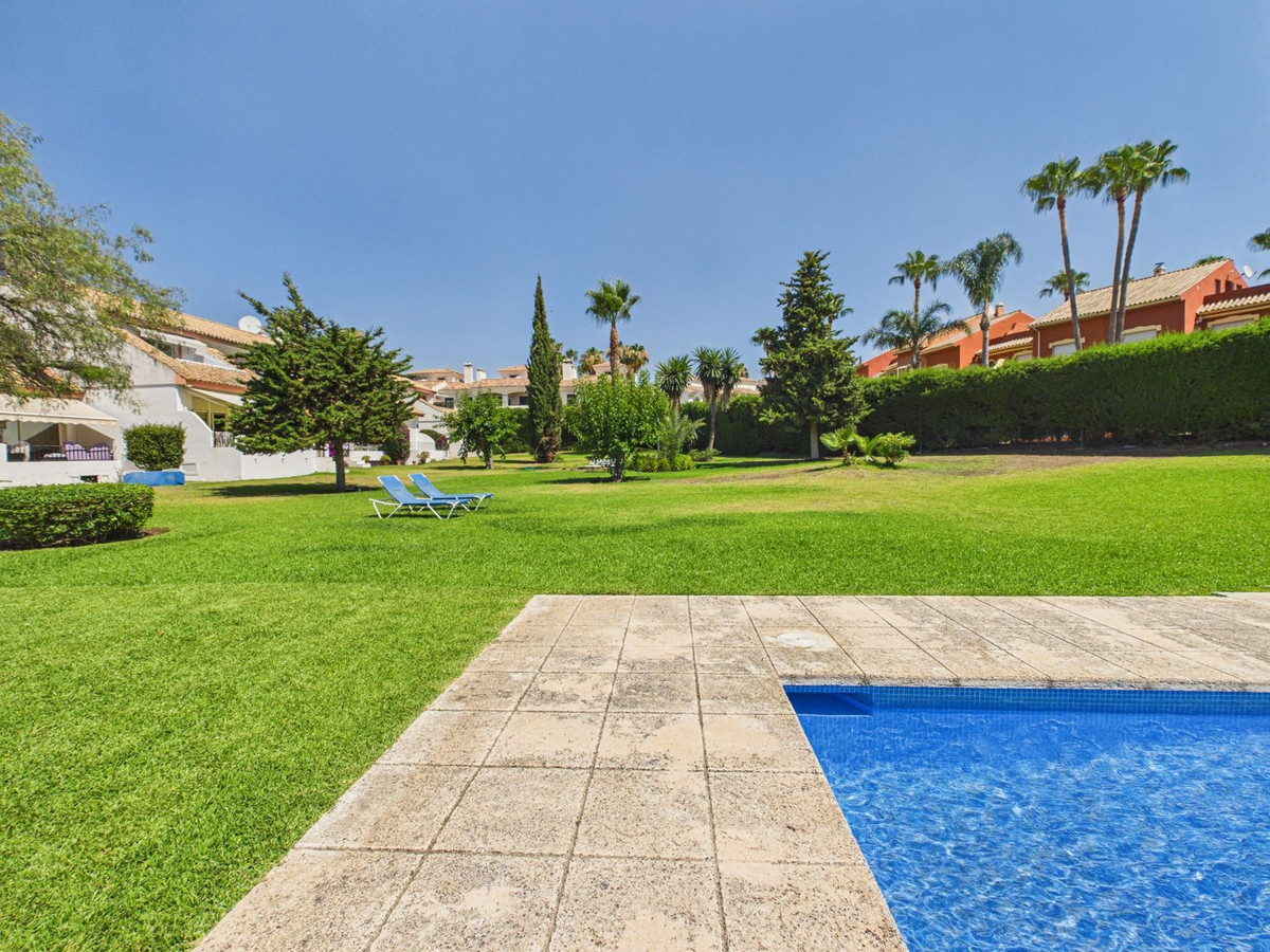 1 Bed Apartment for sale in Estepona Costa Del Sol, Málaga, Spain