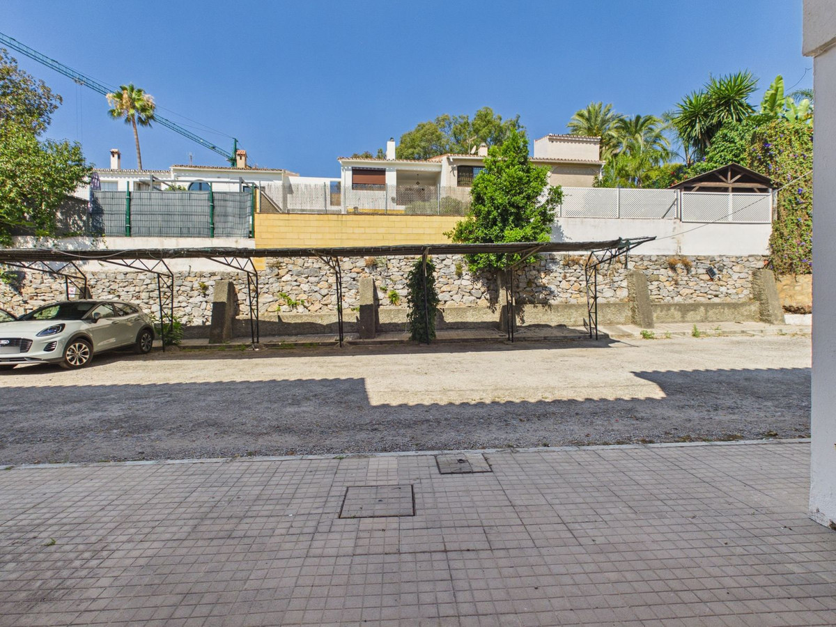 1 Bed Apartment for sale in Estepona Costa Del Sol, Málaga, Spain
