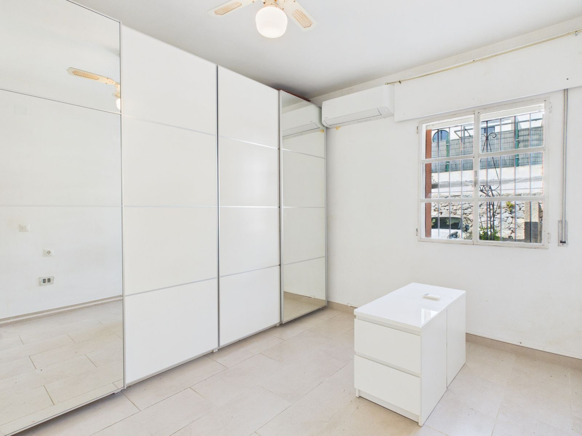 1 Bed Apartment for sale in Estepona Costa Del Sol, Málaga, Spain