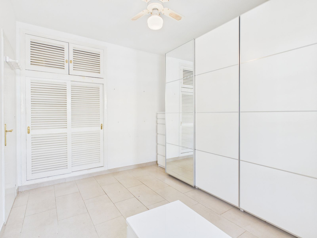 1 Bed Apartment for sale in Estepona Costa Del Sol, Málaga, Spain