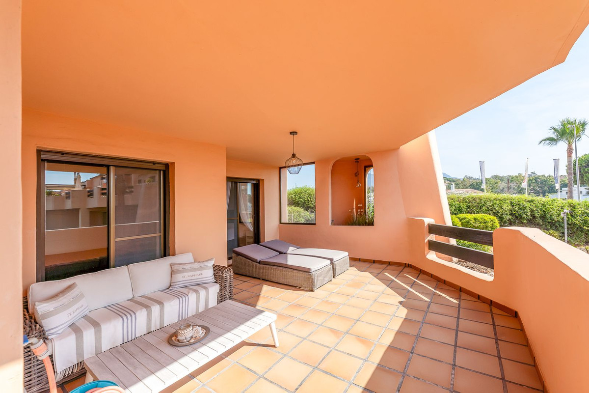2 Bed Apartment for sale in Doña Julia Costa Del Sol, Málaga, Spain