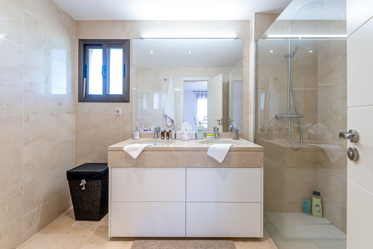 2 Bed Apartment for sale in Doña Julia Costa Del Sol, Málaga, Spain