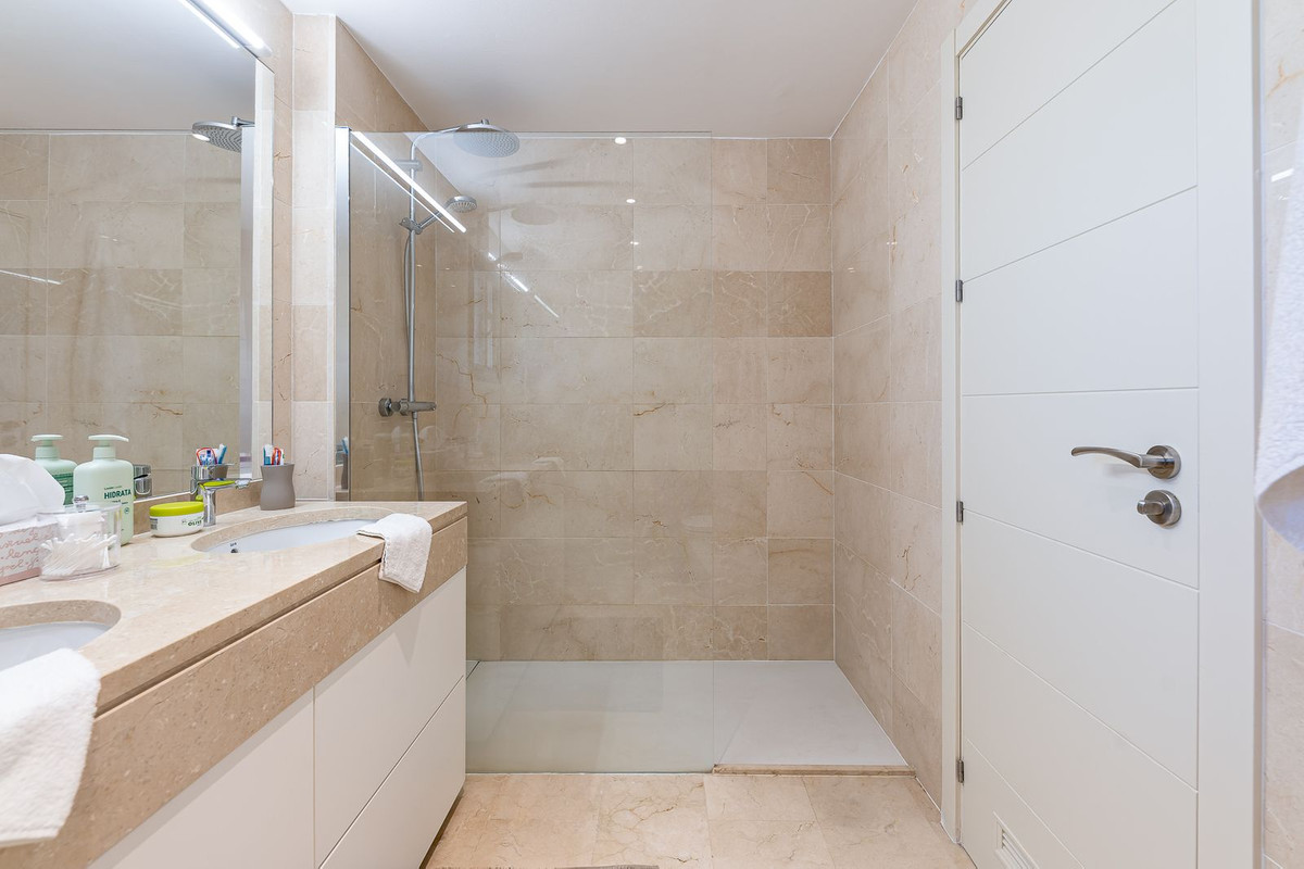 2 Bed Apartment for sale in Doña Julia Costa Del Sol, Málaga, Spain