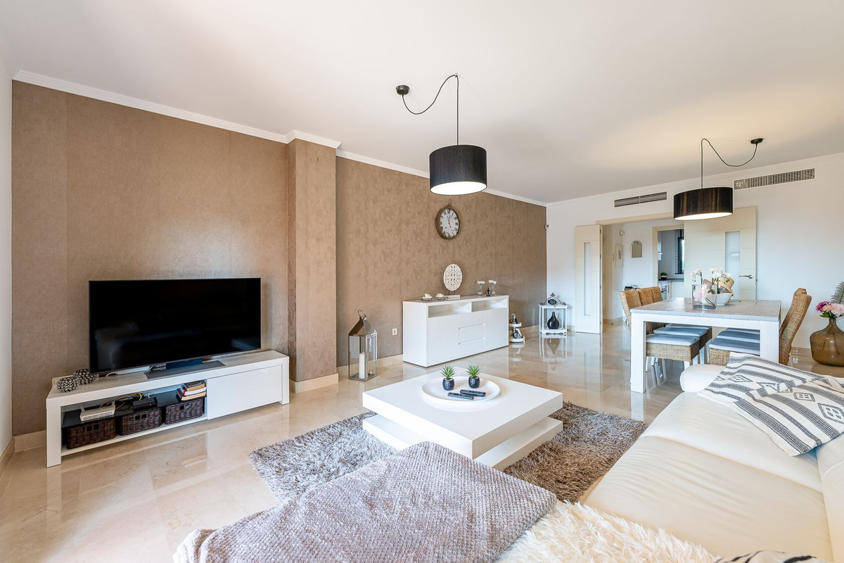 2 Bed Apartment for sale in Doña Julia Costa Del Sol, Málaga, Spain