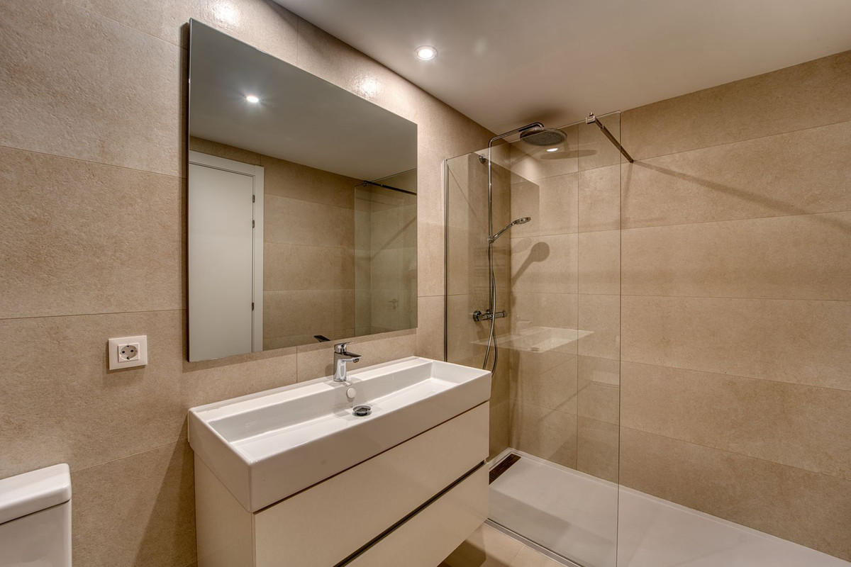 Se vende Apartamento Planta Baja de 2 dormitorios en Costa Del Sol, Málaga, España