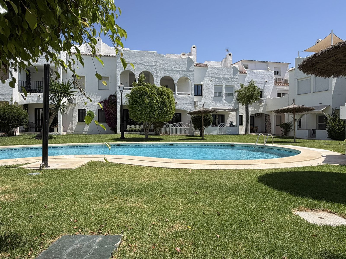 4 Bed Townhouse for sale in Bel Air Costa Del Sol, Málaga, Spain