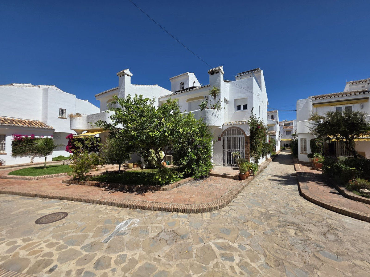 3 Bed Townhouse for sale in La Cala De Mijas Costa Del Sol, Málaga, Spain