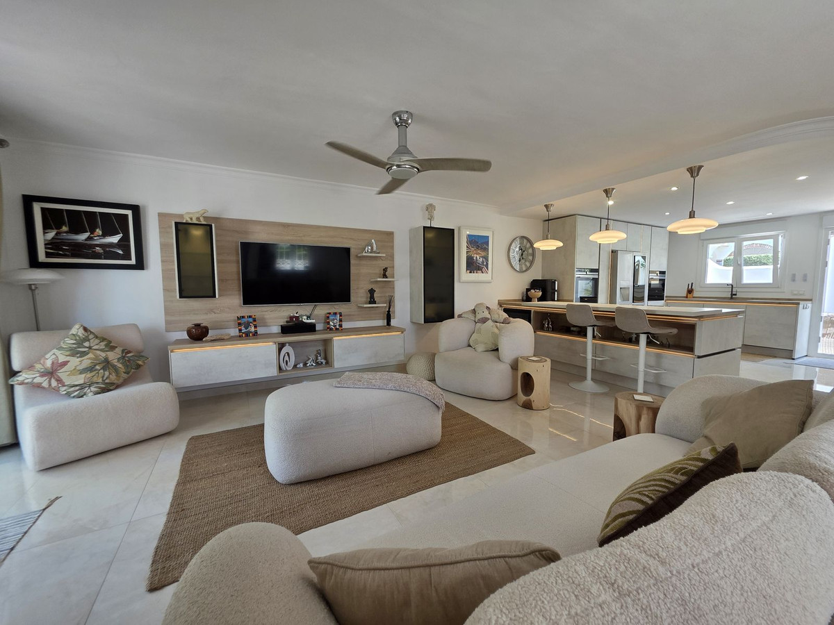 3 Bed Townhouse for sale in La Cala De Mijas Costa Del Sol, Málaga, Spain