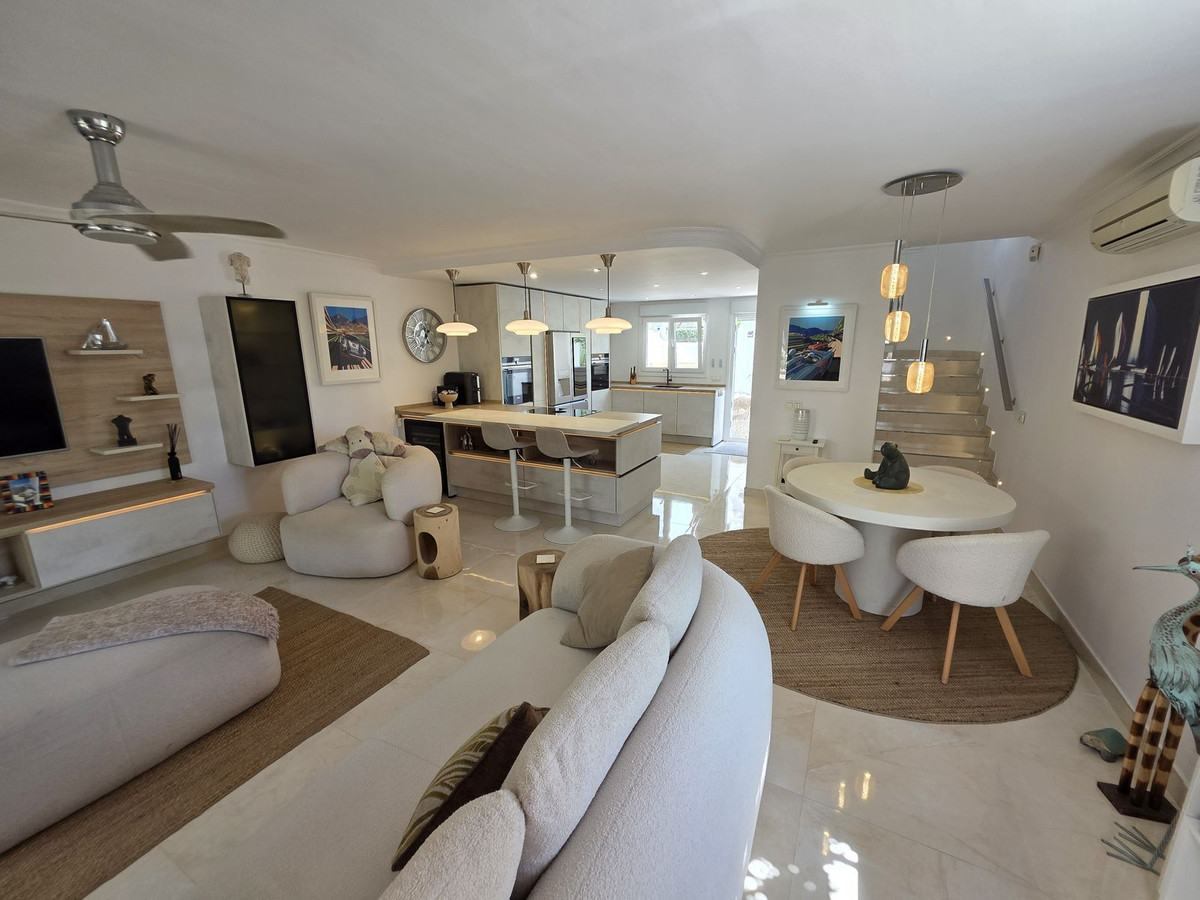 3 Bed Townhouse for sale in La Cala De Mijas Costa Del Sol, Málaga, Spain