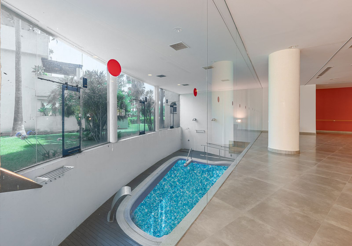 36 Bed Commercial unit for sale in El Paraiso Costa Del Sol, Málaga, Spain